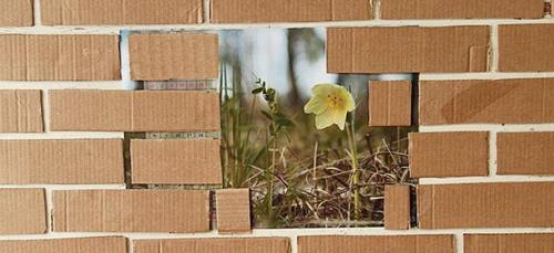 Имитация кирпича своими руками. Декор интерьера. Стены под кирпич своими руками из картонных коробок.