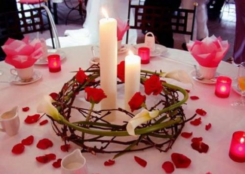 Романтика свечи лепестки роз. Как украсить романтический ужин