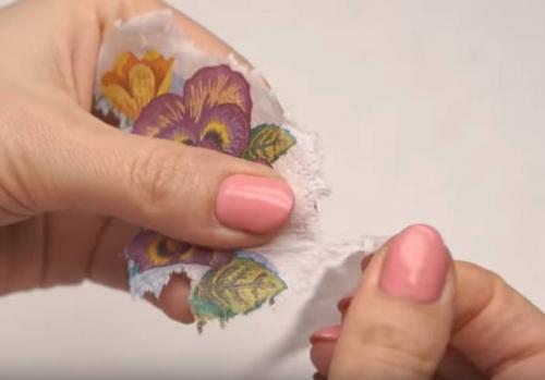 Деревянные пасхальные яйца декупаж. Декупаж пасхальных яиц салфетками: 5 мастер-классов для начинающих