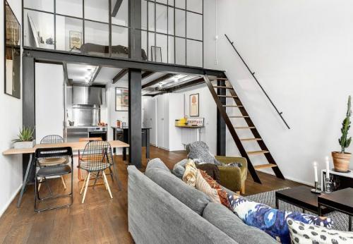 Из чего делают колонны. Как использовать колонны в интерьере