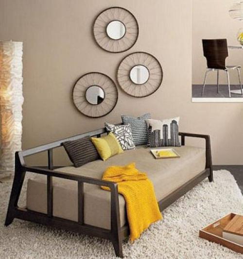 Оформить стену зеркалами. 6 приемов украшения стен зеркалами