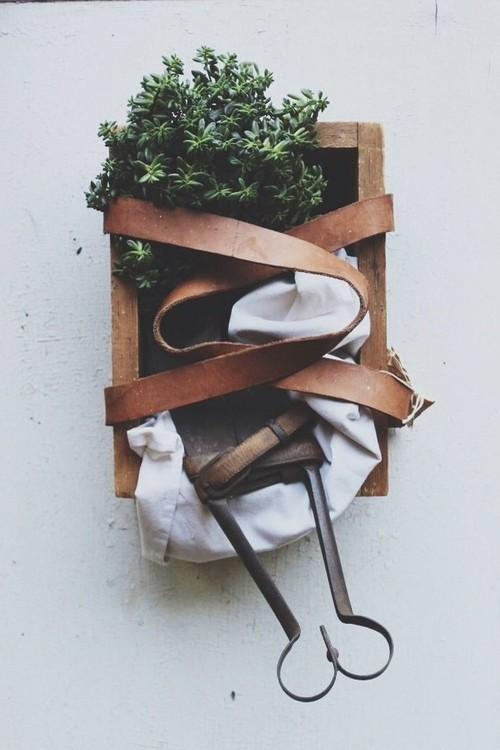 Идеи использования старых сумок. Оригинальные идеи декора из старой кожаной сумки