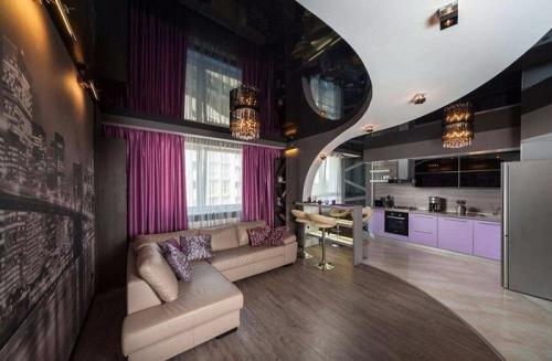 Дизайн потолка в студии квартире. Дизайн квартиры-студии. Пол и потолок 08