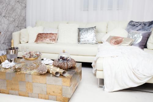 Серебряные стены в интерьере. 6 причин использовать серебро в интерьере