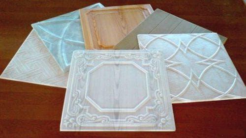 Плитка потолочная пенополистирольная.  Особенности материала