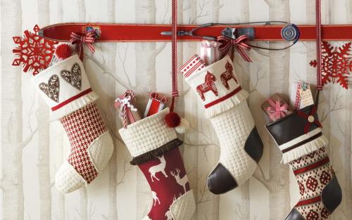 Как украсить кровать своими руками бумагой. Украшаем пустую стену своими руками (45 фото)