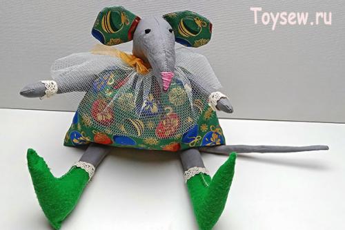 Новогодние мышки из фетра выкройки и схемы. Крыса из ткани и фетра: 10 мастер-классов