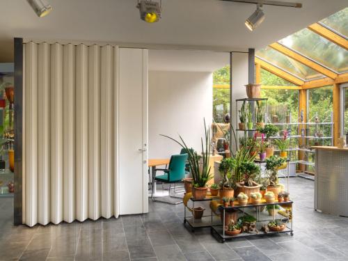 Межкомнатные перегородки подвижные. Преимущества и недостатки