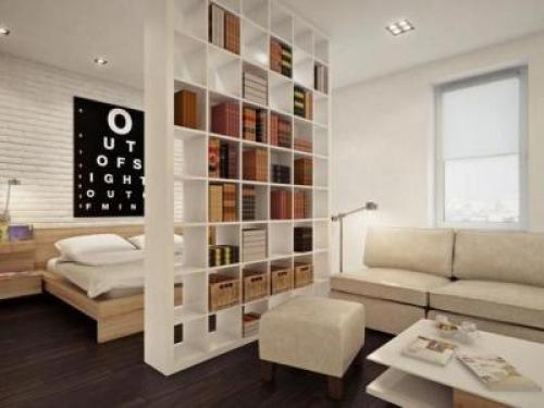 Зонирование студии стеллажом. Варианты применения перегородок