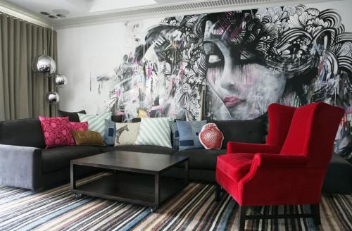 Как сделать граффити на стене. Граффити в интерьере разных комнат