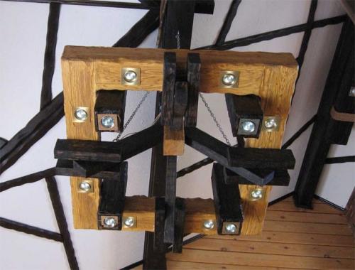 Самодельные люстры из дерева своими руками. Особенности потолочных светильников из дерева