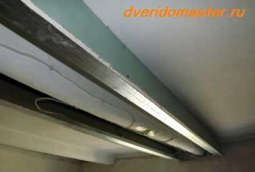 Потолок с декоративными балками. Где использовать 18