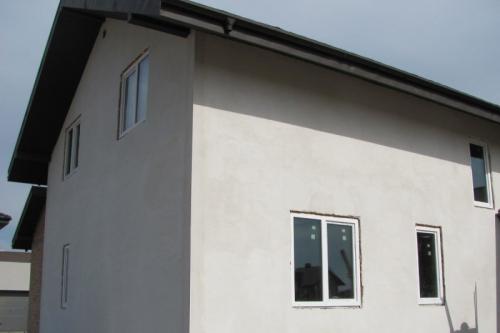 Наружная отделка дома декоративной штукатуркой. Отделка фасада штукатуркой — подробное описание технологии декорирования своими руками (90 фото)