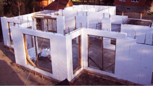 Блоки для строительства из пенопласта. Чем же хороши пенопластовые блоки для строительства дома? 03