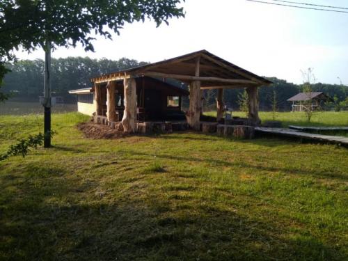 Проекты закрытых беседок. Закрытые беседки: идеи обустройства и варианты дизайна. 130 фото лучших вариантов беседок и нюансы их применения в ландшафтном дизайне