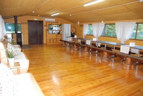 Проекты закрытых беседок. Закрытые беседки: идеи обустройства и варианты дизайна. 130 фото лучших вариантов беседок и нюансы их применения в ландшафтном дизайне