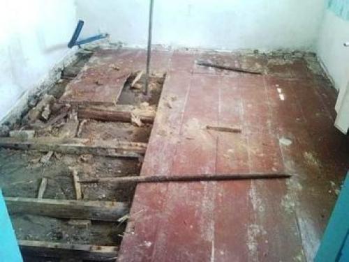 Чем застелить деревянный пол. Выбор защитного средства 02