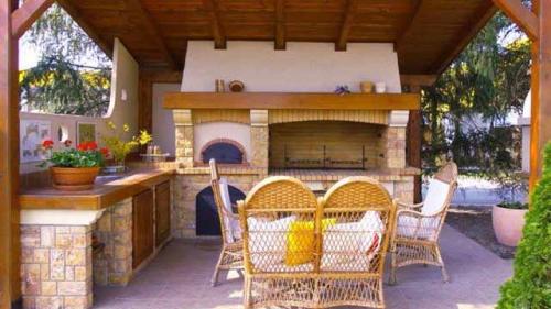 Проекты беседок из бруса с мангалом. Беседка с мангалом: 100 фото и 5 простых проектов