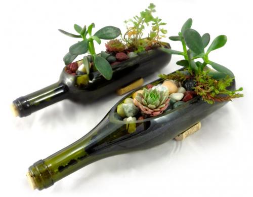 Стеклянные бутылки в интерьере. Винные бутылки: стильное применение в декоре интерьера