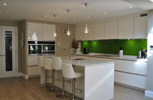 Как отделить кухню в маленькой студии. Какой гарнитур выбрать для квартиры студии