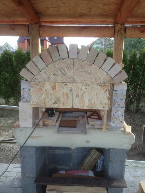 Садовая печь-барбекю из кирпича с мангалом чертежи. Барбекю из кирпича своими руками — секреты мастера, как сделать уличный комплекс мангал и печь-барбекю из кирпича самостоятельно! (фото и видео)