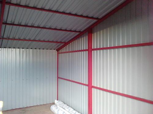 Гаражи из профнастила. Особенности: плюсы и минусы 12