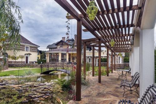 Озеленение двора частного. Принципы планировки двора возле частного дома 29