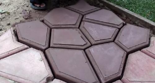 Формы для изготовления садовых дорожек своими руками. Купить готовую форму или сделать её самостоятельно? 05