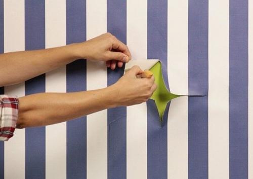 Как убрать пузыри на обоях после высыхания на флизелиновой основе. Простой способ убрать пузыри на обоях после поклейки