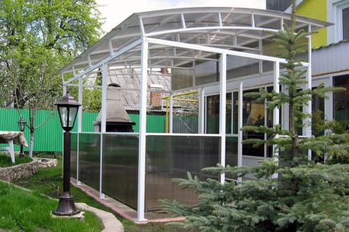 Навес из поликарбоната на даче. Навесы из поликарбоната — самостоятельное изготовление и особенности проектирования (100 фото)