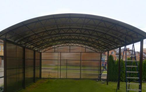 Прямой навес из поликарбоната. Навесы из поликарбоната — обзор лучших проектов и особенности выбора красивых идей оформления для навеса (105 фото)