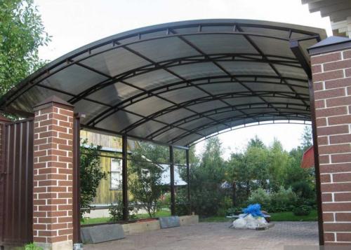 Прямой навес из поликарбоната. Навесы из поликарбоната — обзор лучших проектов и особенности выбора красивых идей оформления для навеса (105 фото)