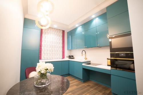 Преимущества и недостатки кухни в квартире студии 21