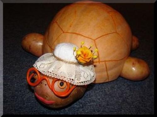 Поделка из небольшой тыквы. Поделки из тыквы в детский сад и на выставку в школу