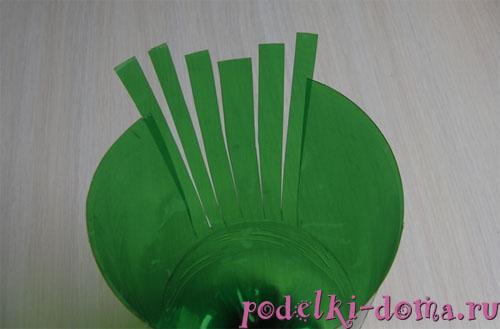 Ваза из пластиковой бутылки и ложек. Ваза из ложек 08