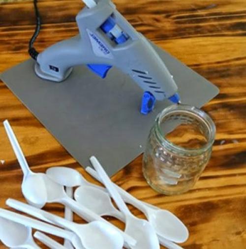 Ваза из пластиковой бутылки и ложек. Ваза из ложек