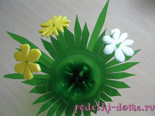 Ваза из пластиковой бутылки и ложек. Ваза из ложек 12