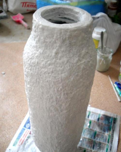 Как сделать вазу своими руками. Ваза из стеклянных бутылок и способы декора 20