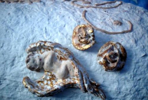 Как сделать вазу своими руками. Ваза из стеклянных бутылок и способы декора 17