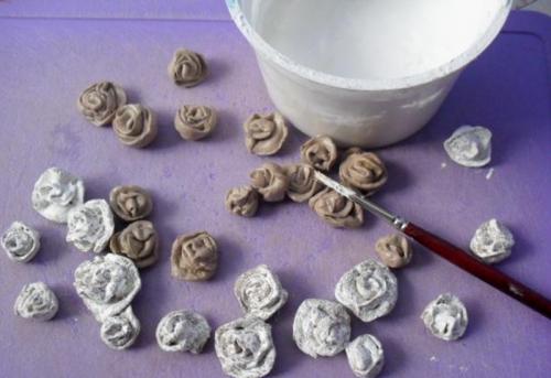 Как сделать вазу своими руками. Ваза из стеклянных бутылок и способы декора 22