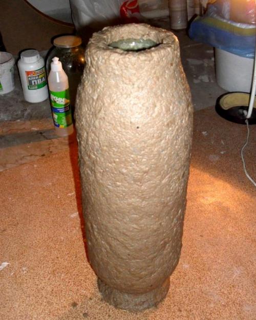 Как сделать вазу своими руками. Ваза из стеклянных бутылок и способы декора 19