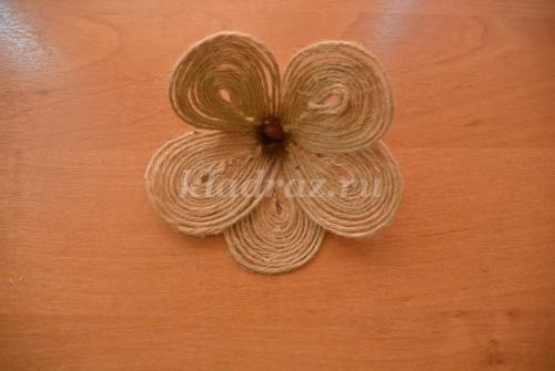 Как превратить пластиковую бутылку в красивую вазу с помощью шпагата 20