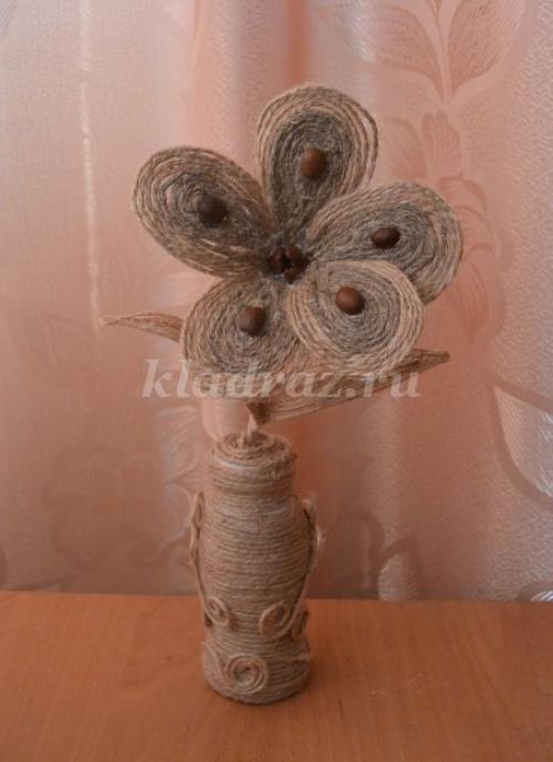 Ваза своими руками: мастер-класс по созданию из бутылки и шпагата 14