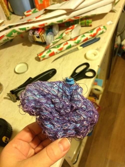 Как избежать провисания шпагата во время высыхания клея. Нужна помощь