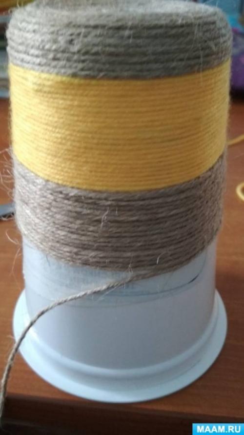 Как закрепить шпагат на пластиковой бутылке. Мастер-класс «Оформление бутылок шпагатом, нитками»