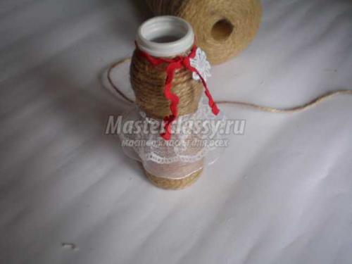 Ваза из пластиковой бутылки и джута: простой мастер-класс своими руками 22 Ваза из пластиковой бутылки и джута: простой мастер-класс своими руками 22