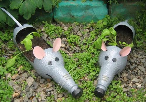 Почему именно пластиковая бутылка подходит для этой поделки. Идеи поделок для сада и огорода 2025 из пластиковых бутылок