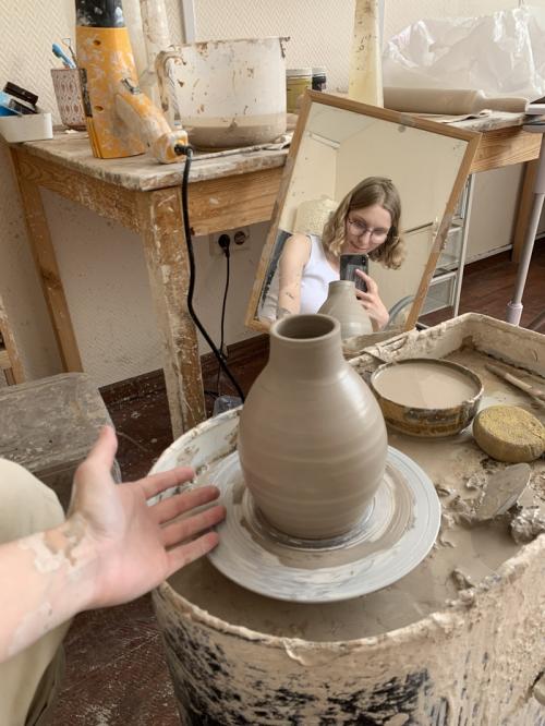 Сколько времени занимает создание такой вазы. Процесс создания керамической вазы на гончарном круге