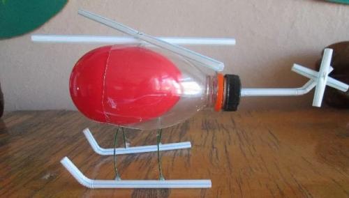 Какие другие материалы можно использовать вместе с бутылкой из-под йогурта для украшения. Идеи поделок для сада и огорода 2025 из пластиковых бутылок