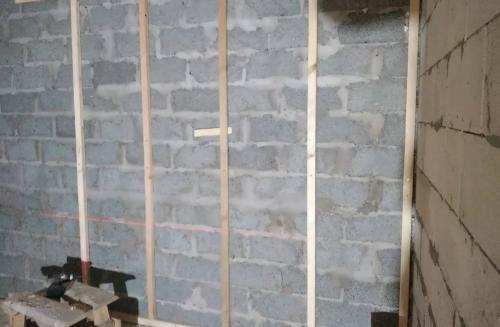 Как сделать каркас под гипсокартон из дерева. Деревянный каркас для гипсокартона на стену своими руками